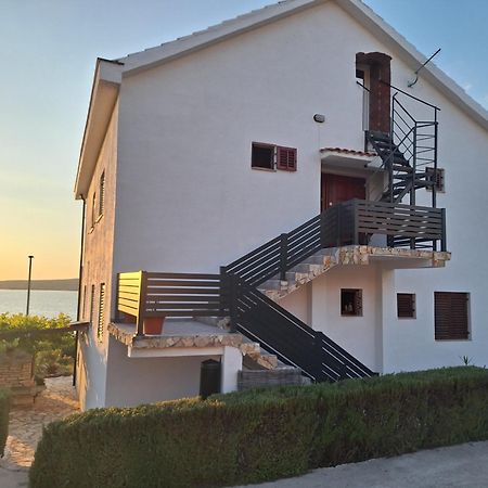 Apartments Cetiri Sestrice ノビグラード・ダルメーシャ エクステリア 写真